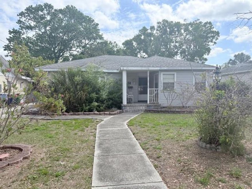 Builders!  Investors!  South Tampa 4br/3ba home on a  60 x 138' ft  Lot.  No tree issues. No rear neighbor directly in the back.  Sold As Is, Cash Only.

Spacious 4 bedroom home with original hardwood floors, huge living room, dining area off the kitchen.  Spacious eat-in kitchen with tons of cabinets, 2 sinks, double ovens. Large family room in the back with french doors leading out to the big backyard.  Huge Shed. Carport.   No rear neighbor directly in the back.

School district:  Mitchell Elem, Wilson Middle & Plant High.   Close to Hyde Park, Downtown, Midtown, & more!