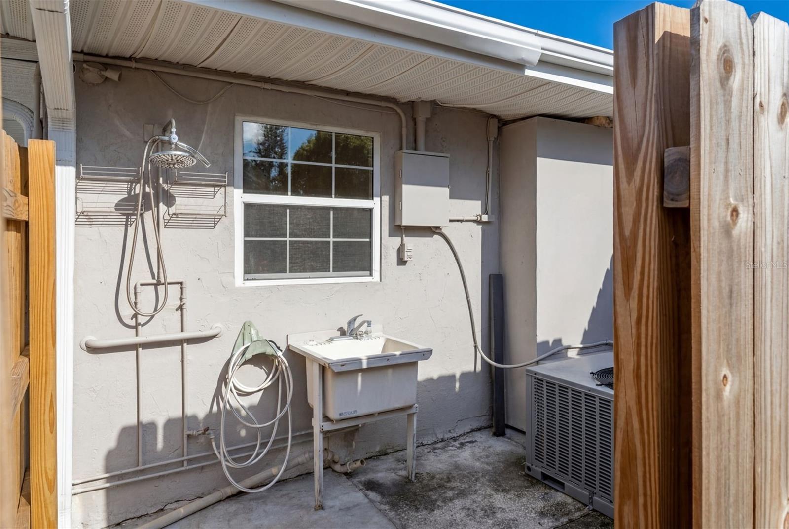 GOLDEN ACRES 1ST ADD - Residential