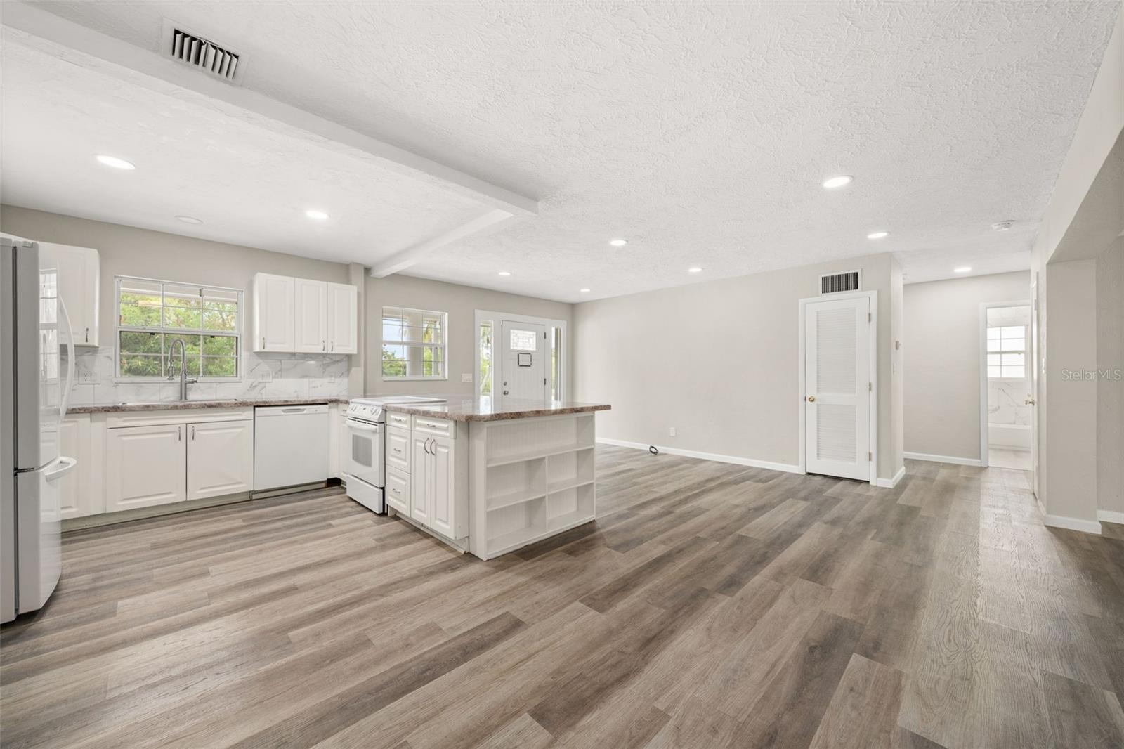 GOLDEN ACRES 1ST ADD - Residential