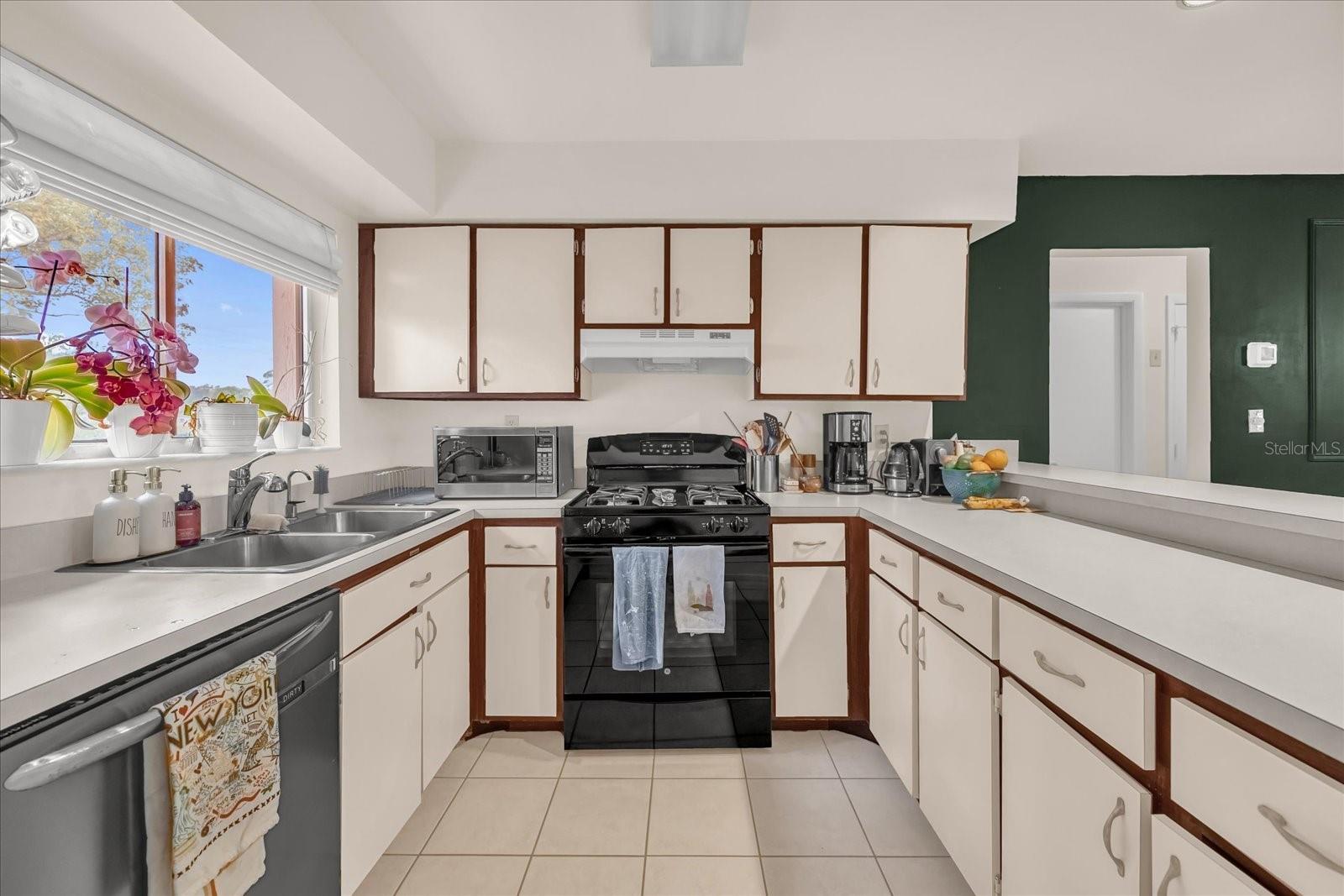 LIME TREE VILLAGE - Residential