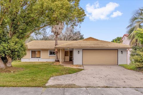Photo of 5237 Gateway Avenue, Orlando, FL 32821 (MLS # O6371335)