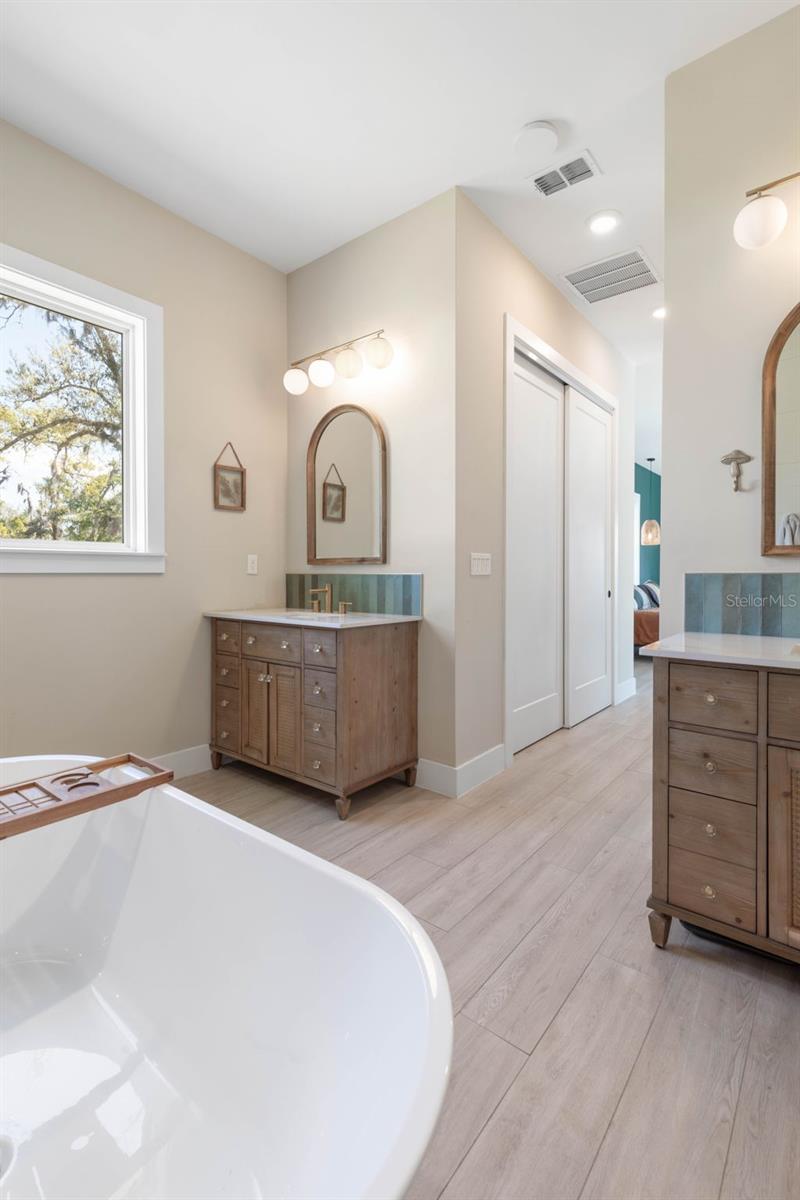 SEASIDE LANDINGS - Residential