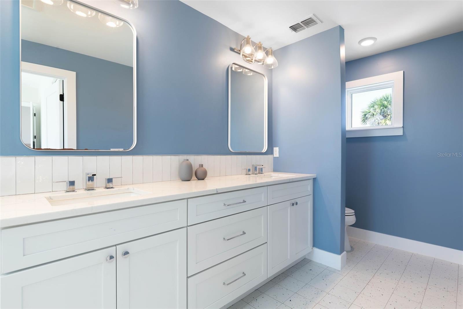 SEASIDE LANDINGS - Residential