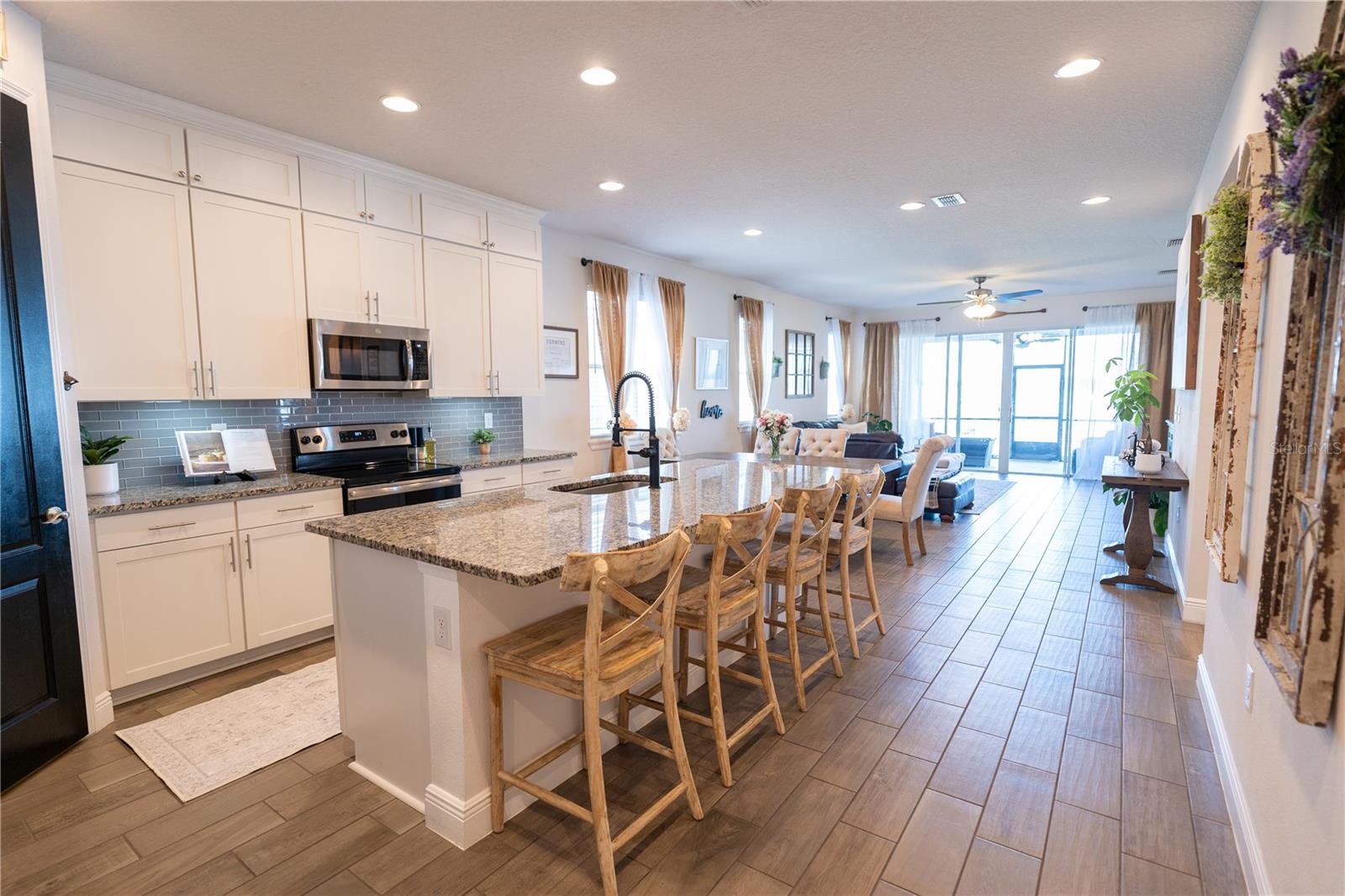 169 SUMMERSHORE DRIVE