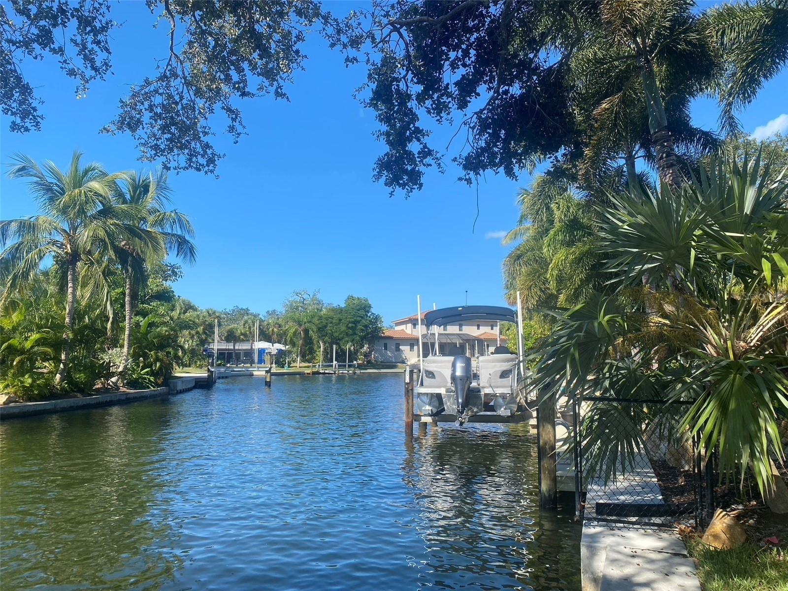 SIESTA ISLES - Residential