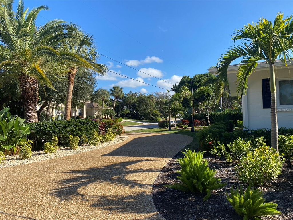 Photo of 814 Paradise Way, Sarasota, FL 34242 (MLS # TB8483961)