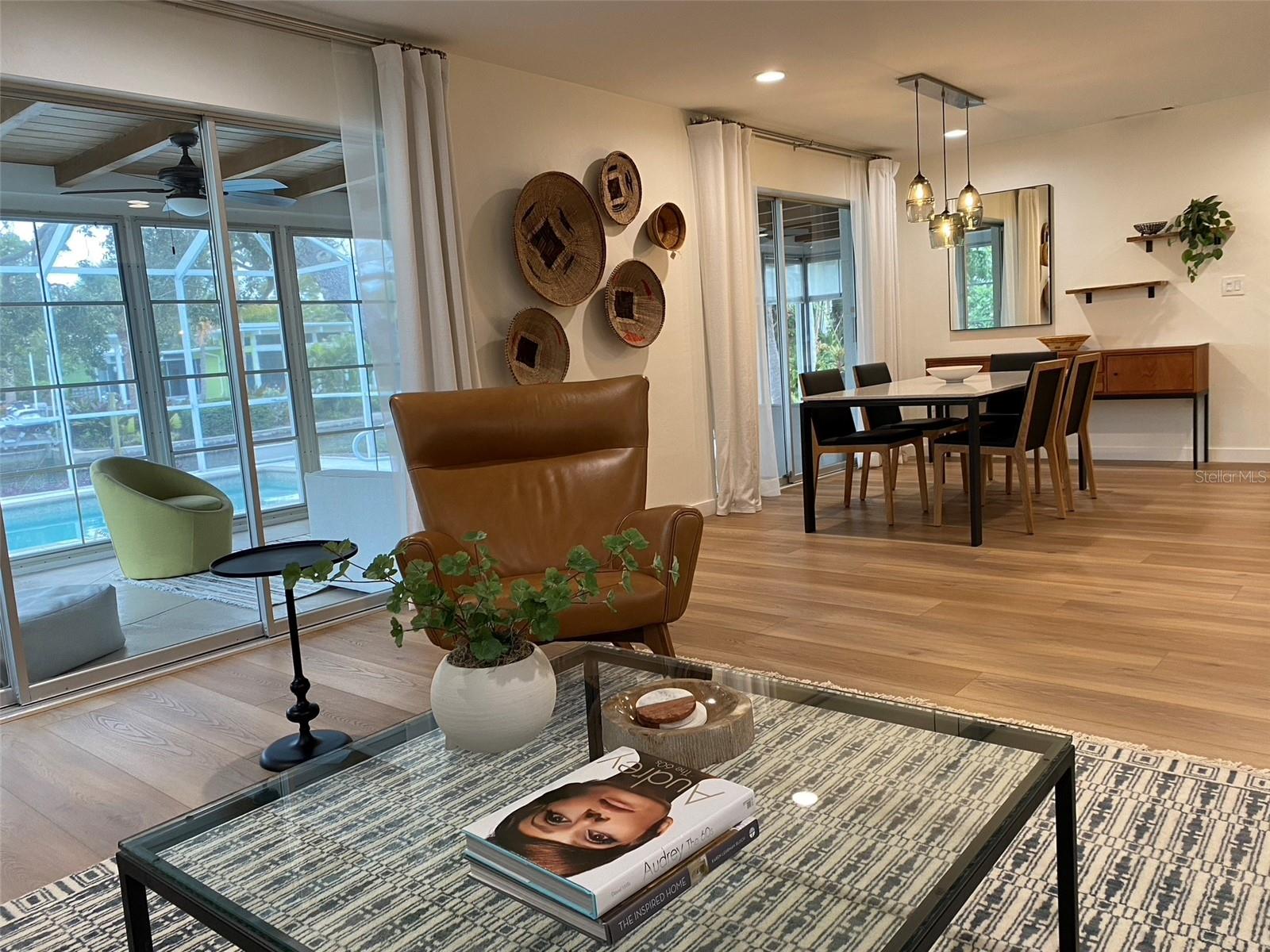 SIESTA ISLES - Residential