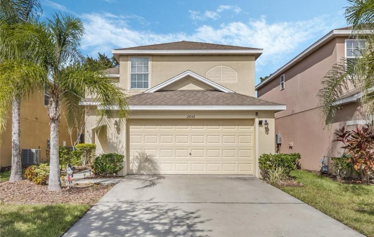 Experience comfort and style in this fully furnished 4-bed, 3.5-bath home with a private pool, located in Veranda Palms Resort, Kissimmee. Just minutes from Walt Disney World, Universal Orlando, and Disney Springs, enjoy gated access, a clubhouse with fitness center and recreation areas, plus nearby natural escapes like Shingle Creek and Kissimmee Lakefront Park.
