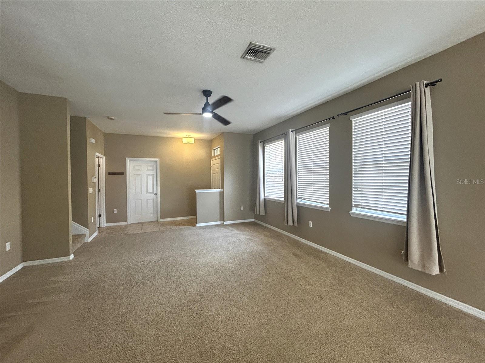 EAGLE PALM PH II - Residential Lease