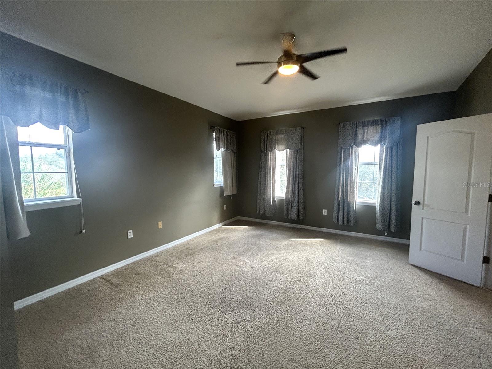 EAGLE PALM PH II - Residential Lease