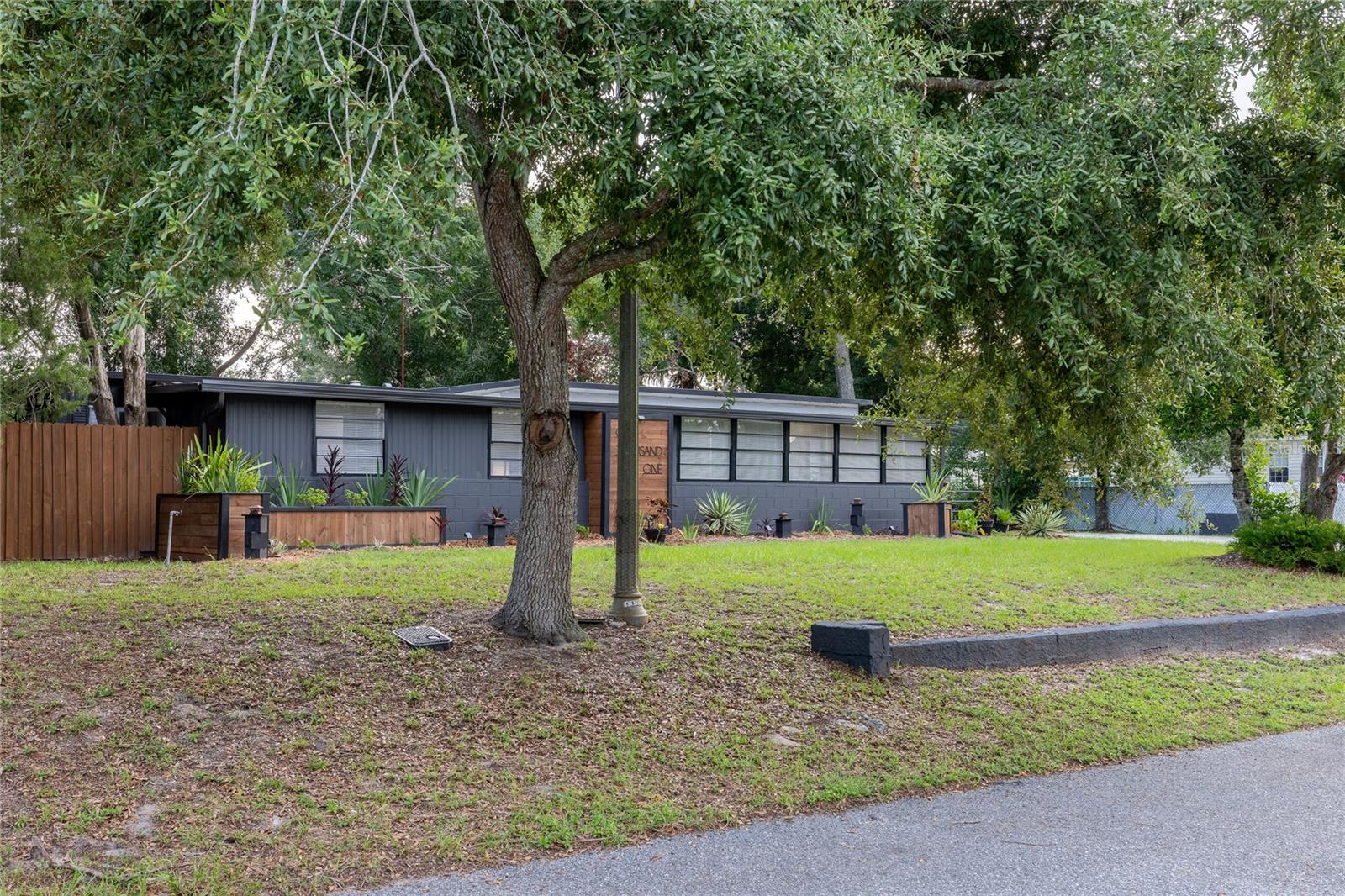 Photo 38 of 40 of 1001 CAMELIA DRIVE mobile home