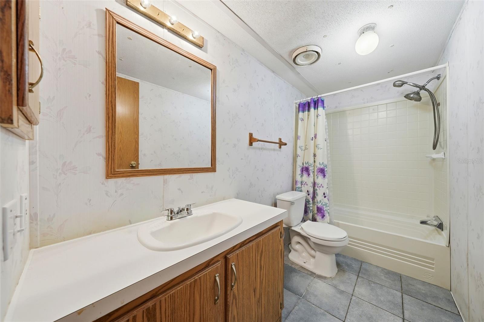 PINE LAKES SOUTH - Residential