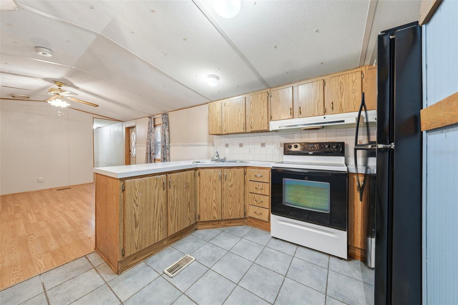 PINE LAKES SOUTH - Residential