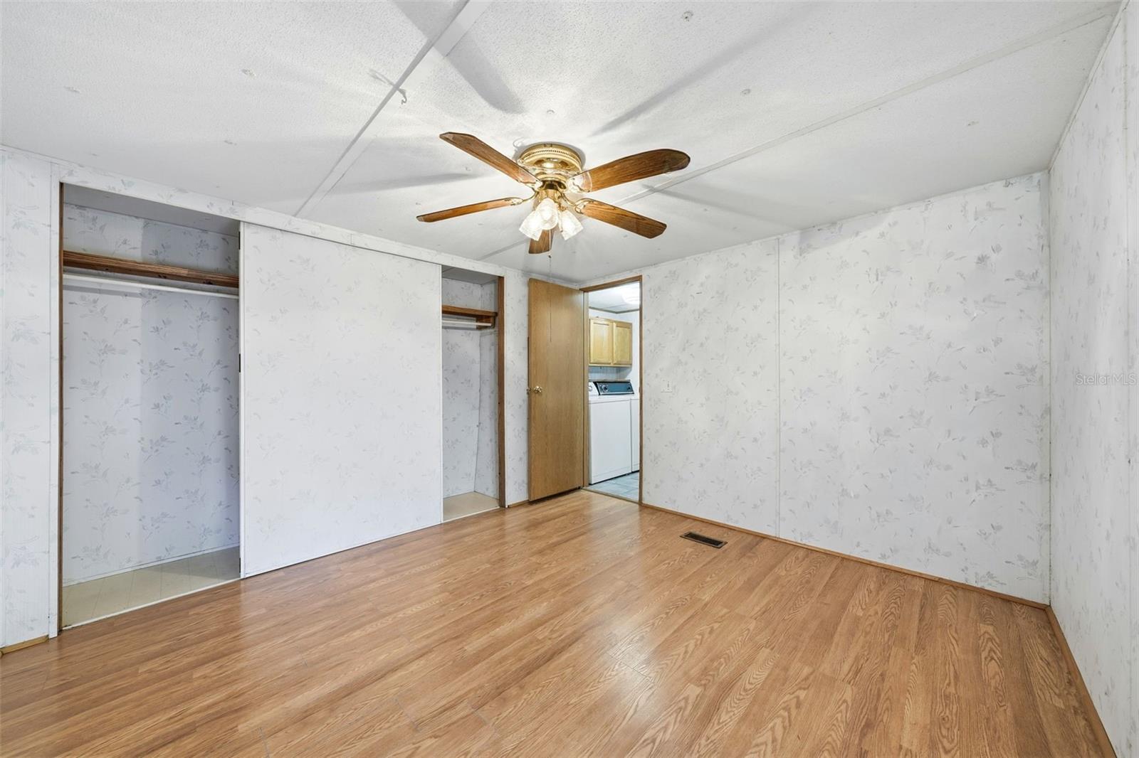 PINE LAKES SOUTH - Residential