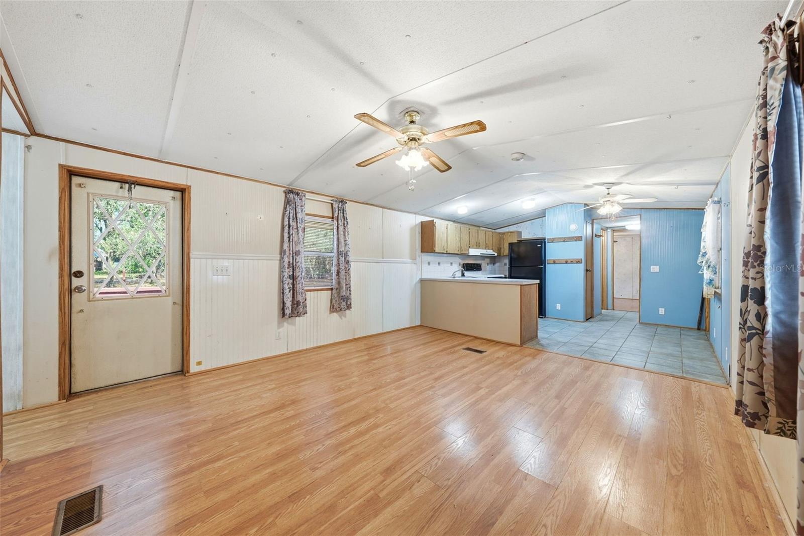 PINE LAKES SOUTH - Residential