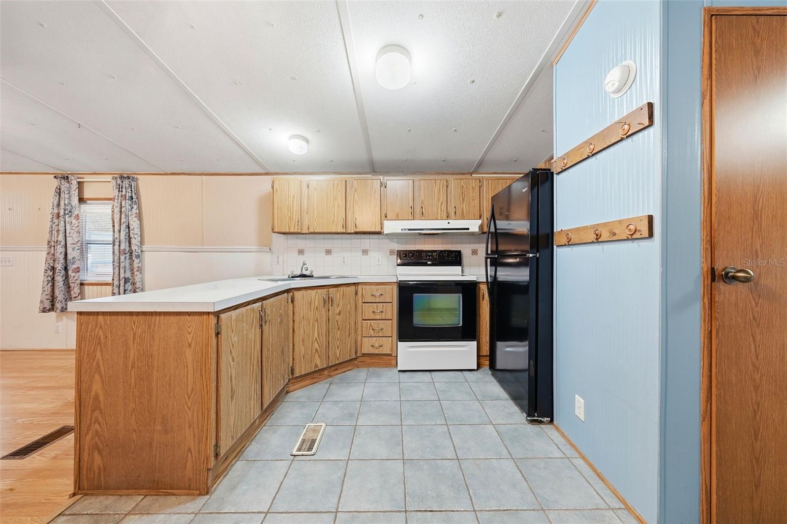 PINE LAKES SOUTH - Residential