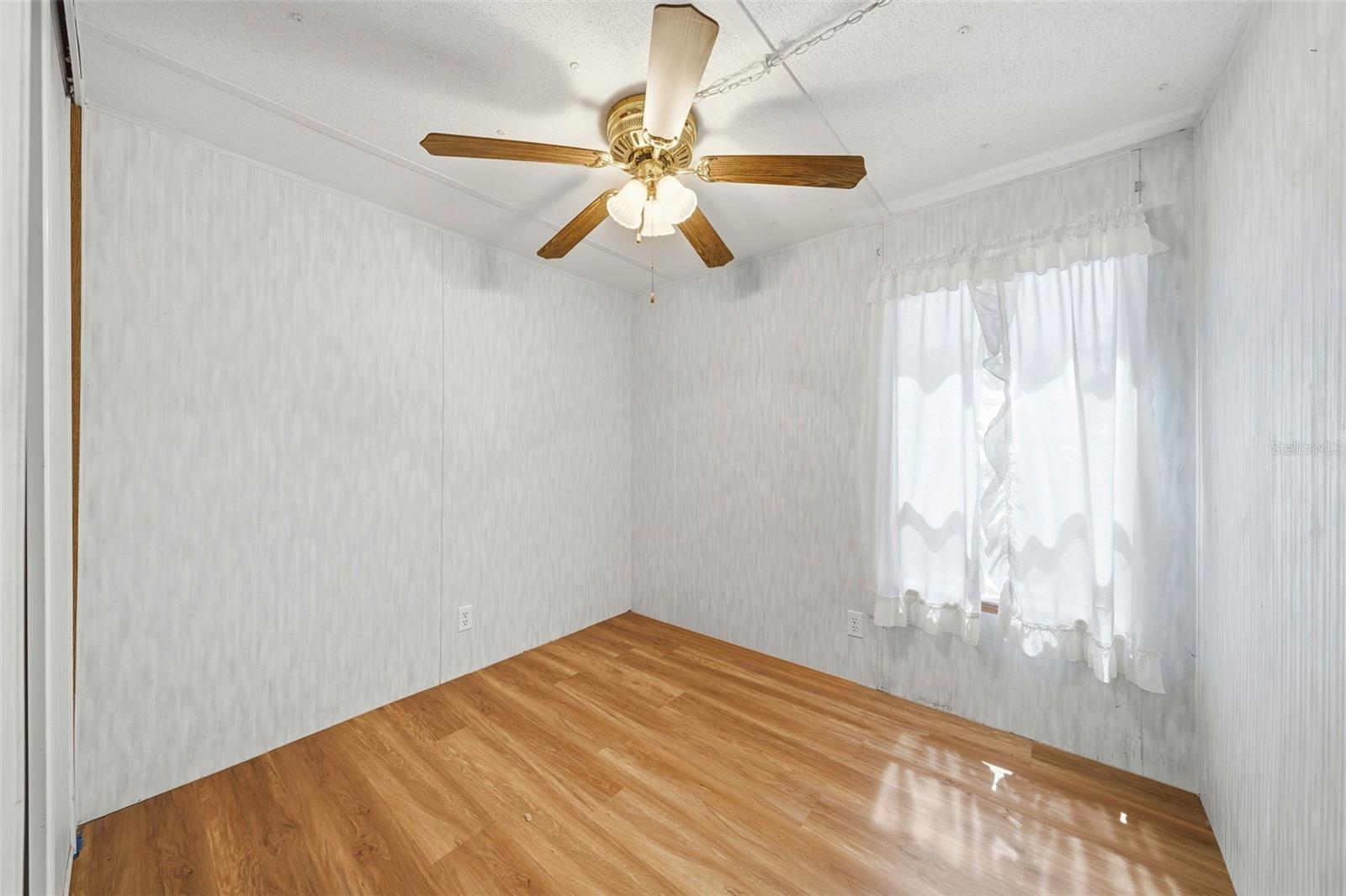 PINE LAKES SOUTH - Residential