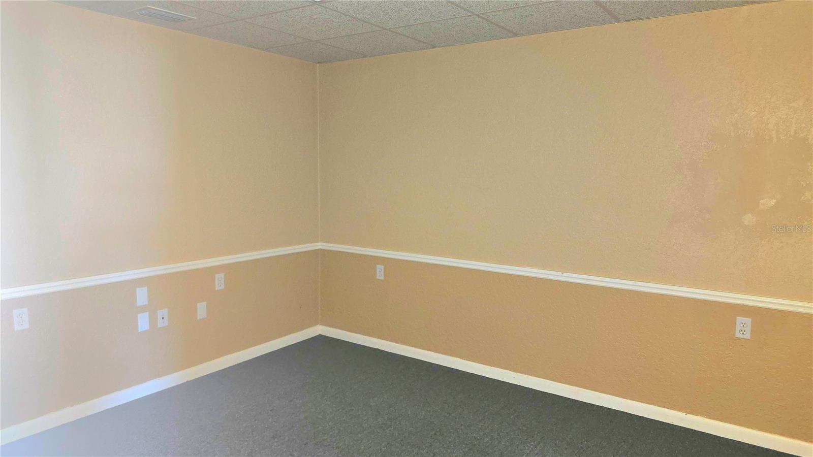 VENICE EDGEWOOD SEC OF - Commercial Lease