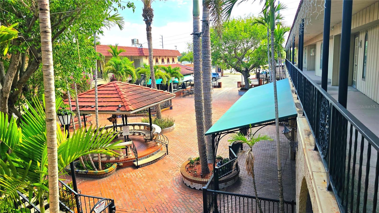 VENICE EDGEWOOD SEC OF - Commercial Lease