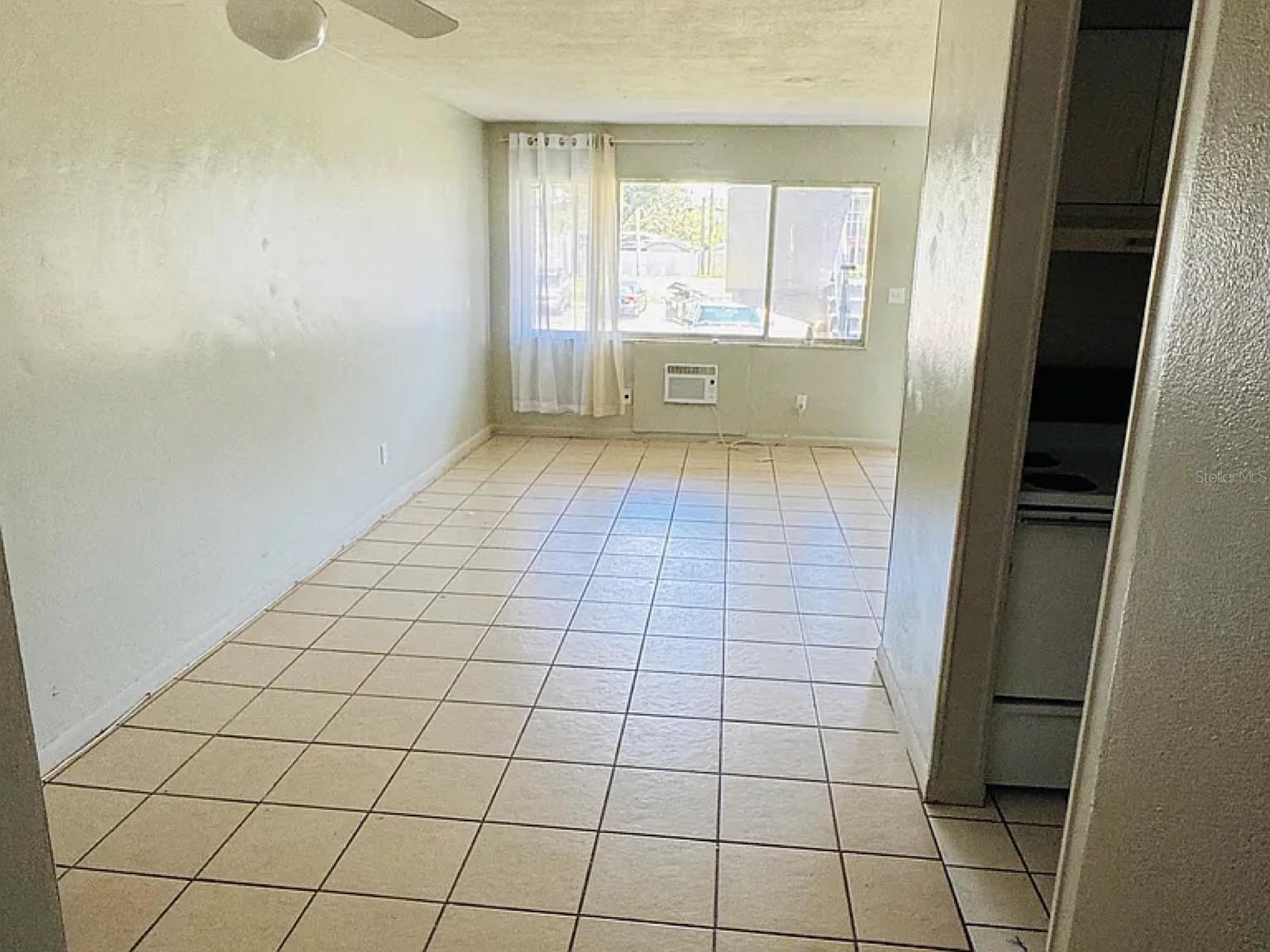 2353 SHELLEY STREET 11