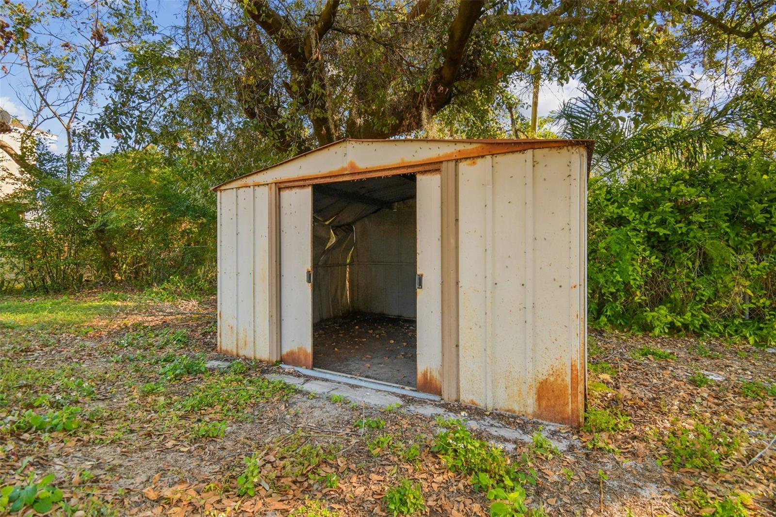 COUNTRY CLUB ESTATES SUB - Residential