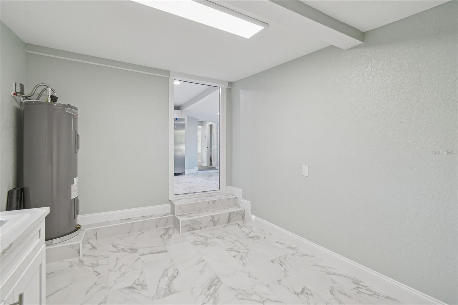 COUNTRY CLUB ESTATES SUB - Residential