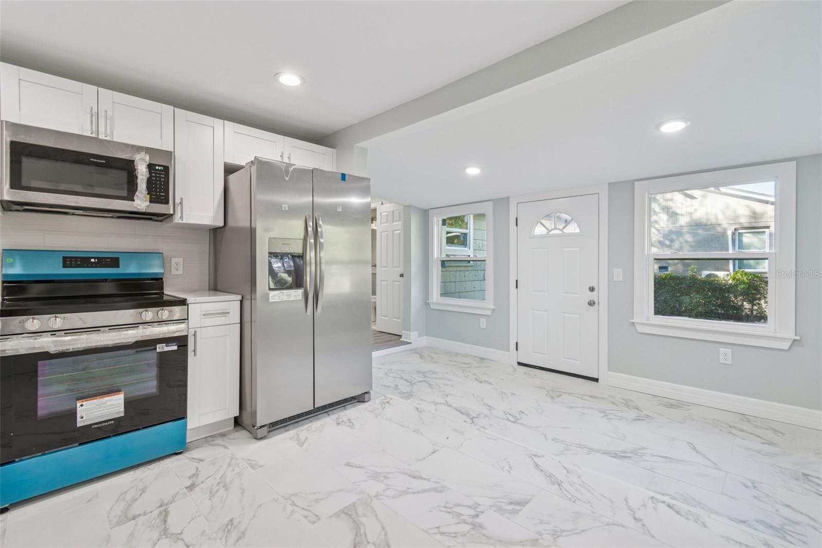 COUNTRY CLUB ESTATES SUB - Residential