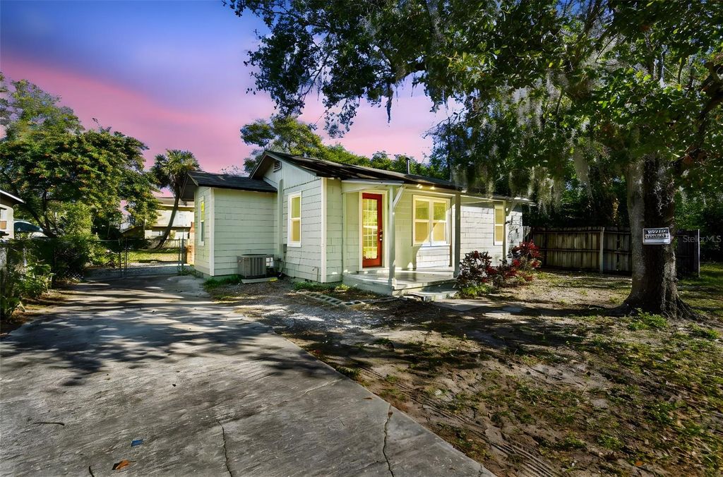 Photo of 2308 Everett Street, Lakeland, FL 33801 (MLS # TB8467014)