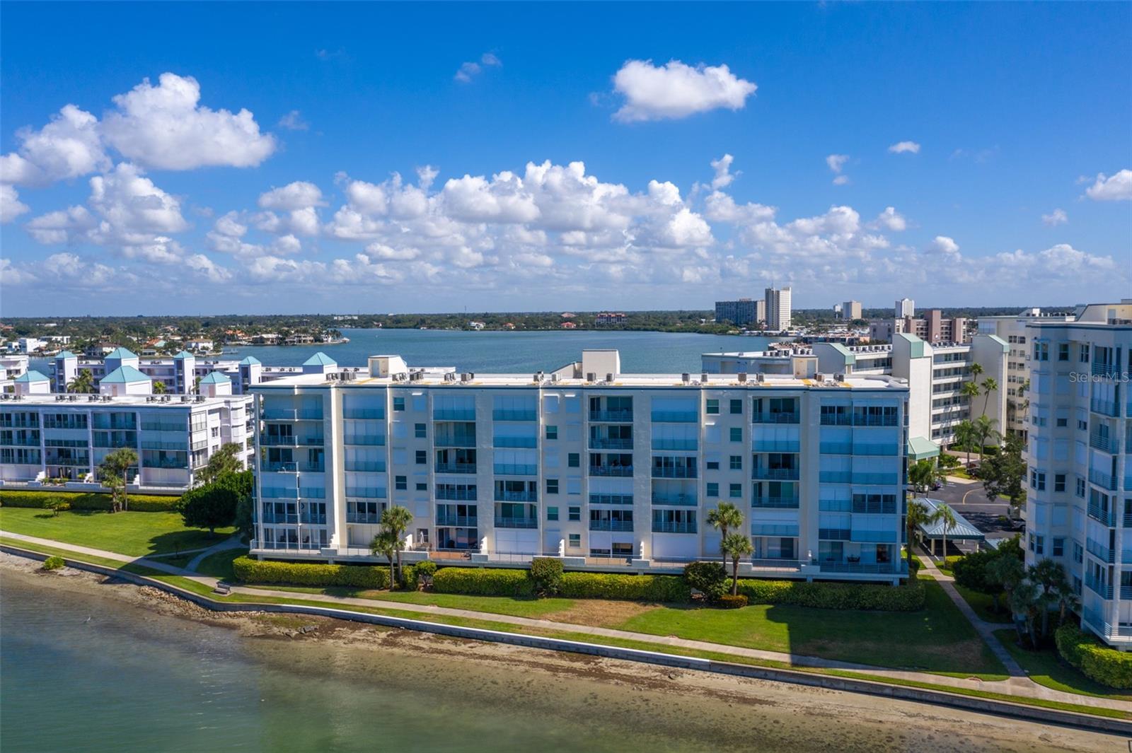 HARBOURSIDE CONDO - Residential Lease