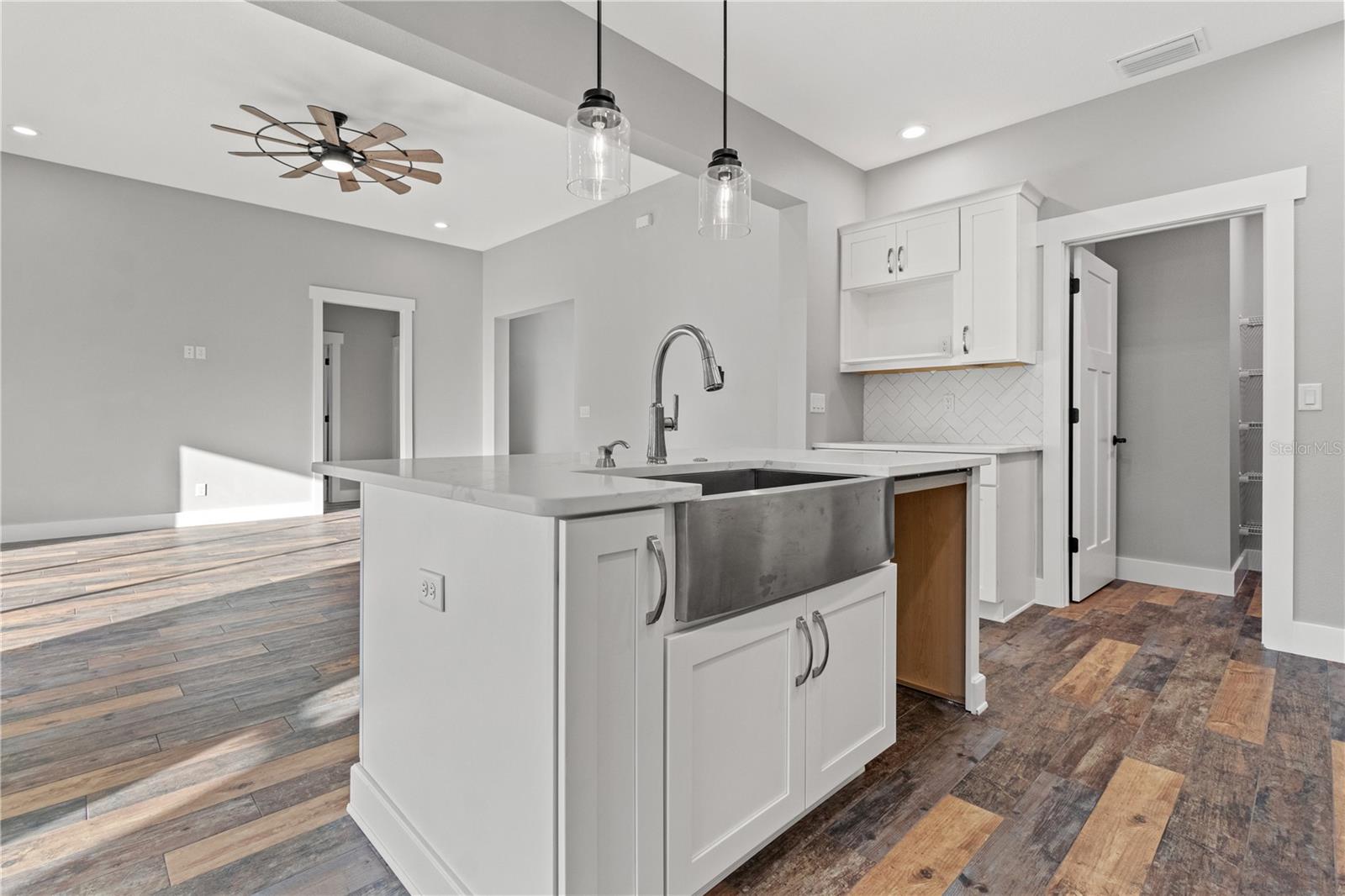 WILLOW CREEK - Residential