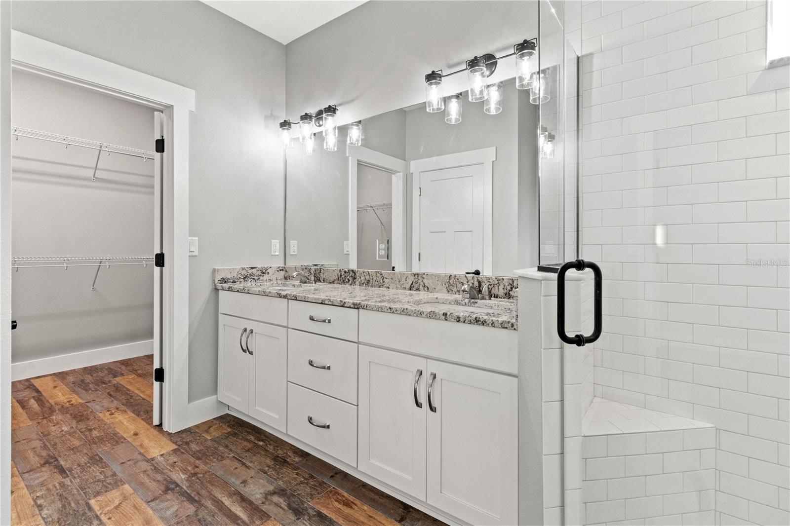 WILLOW CREEK - Residential