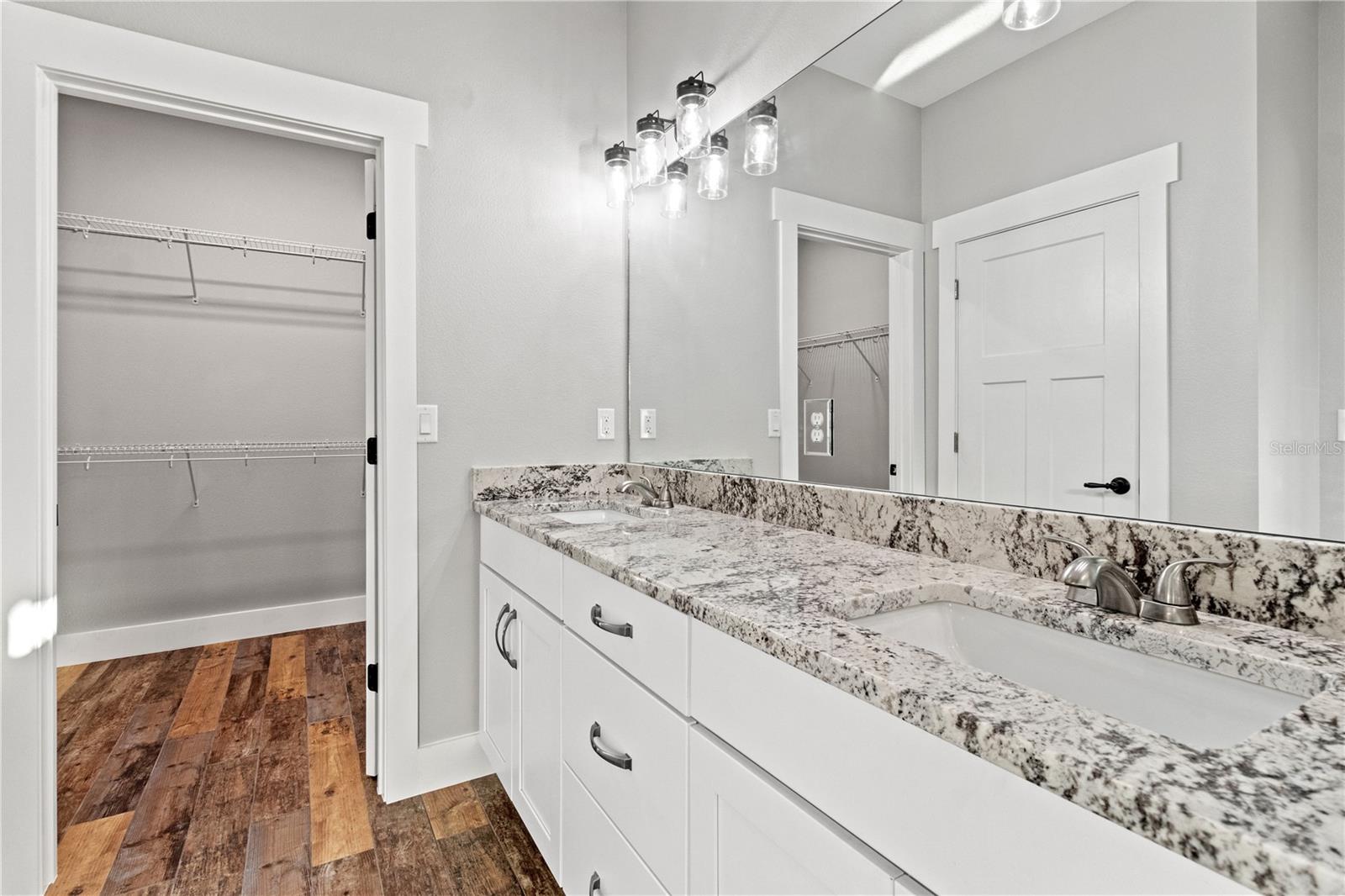 WILLOW CREEK - Residential