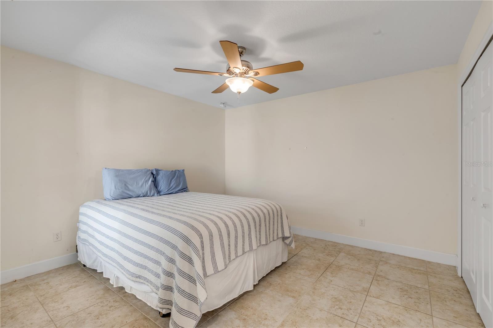 HAWKS COVE - Residential