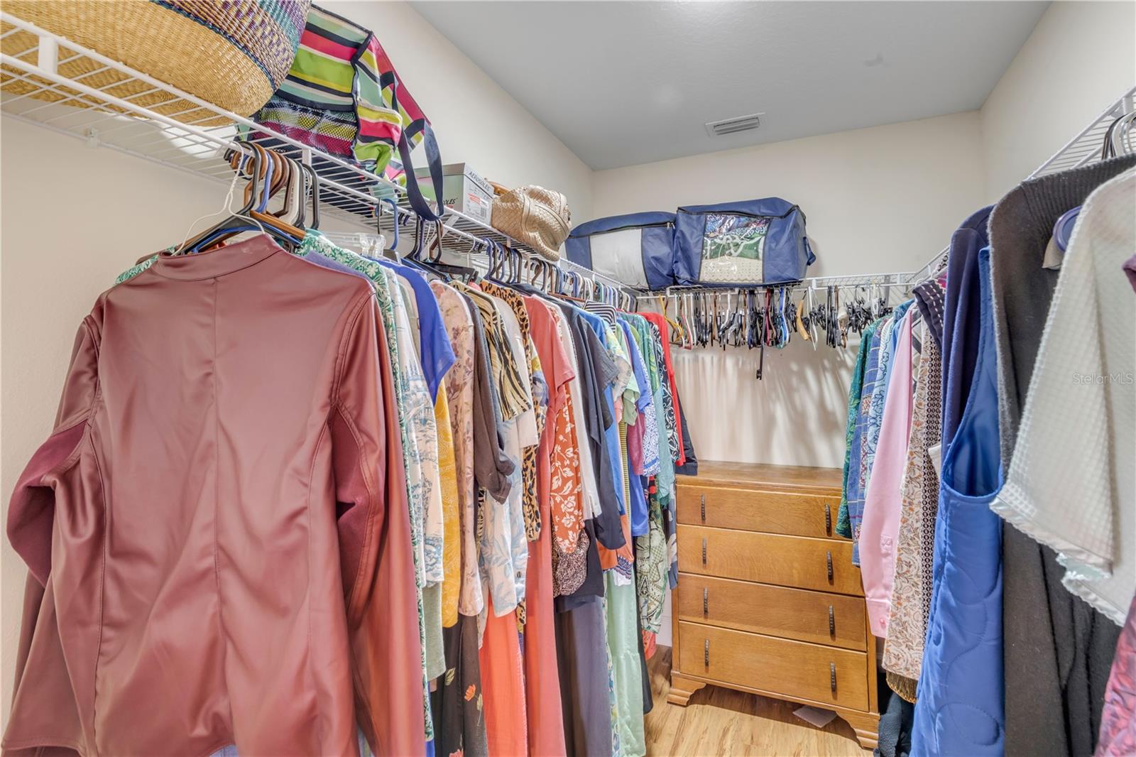 HAWKS COVE - Residential