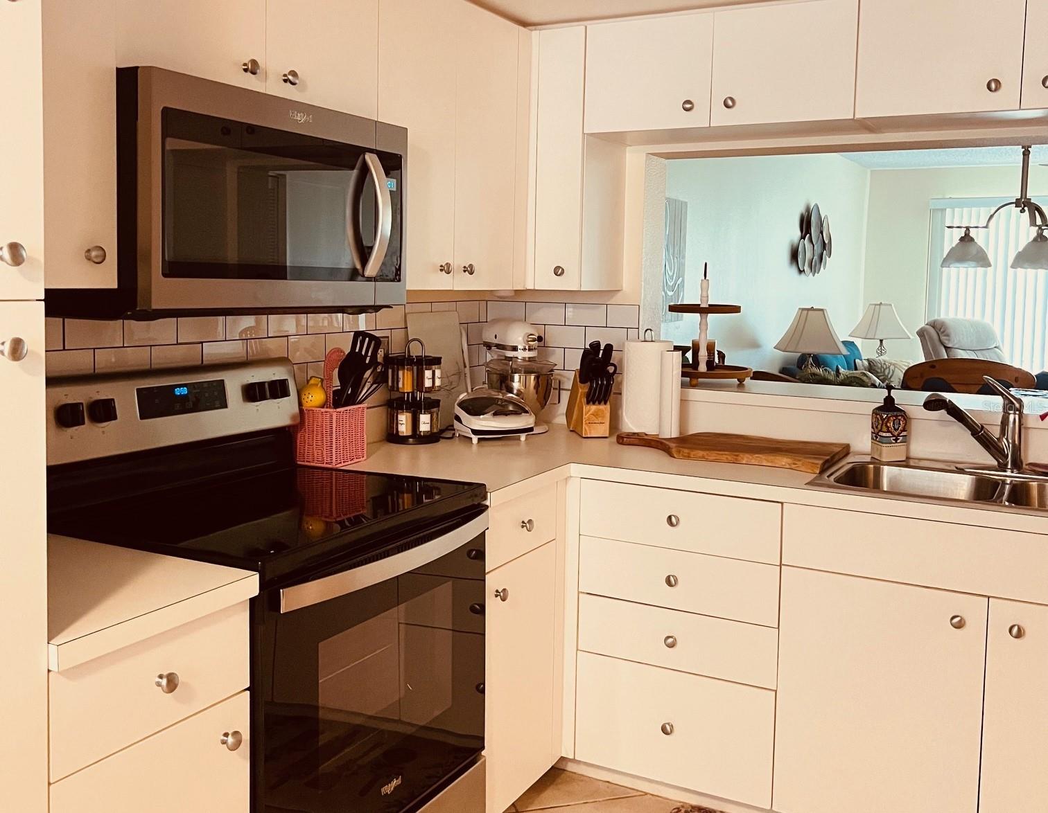 STONEYBROOK CLUBSIDE 3 - Residential Lease