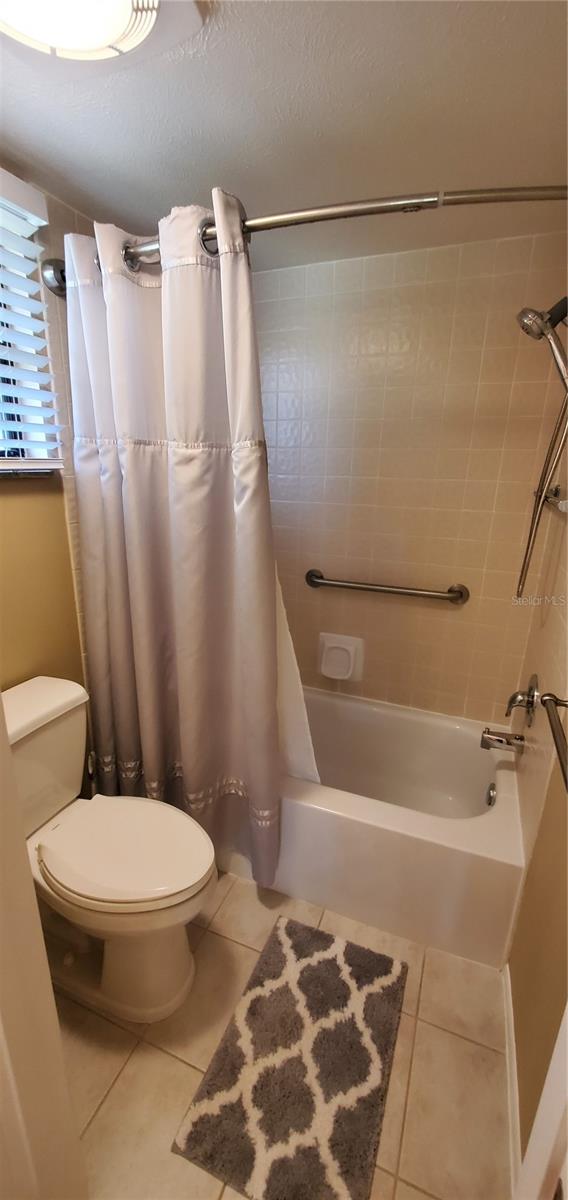 THE HOLLOWS PH I - Residential Lease