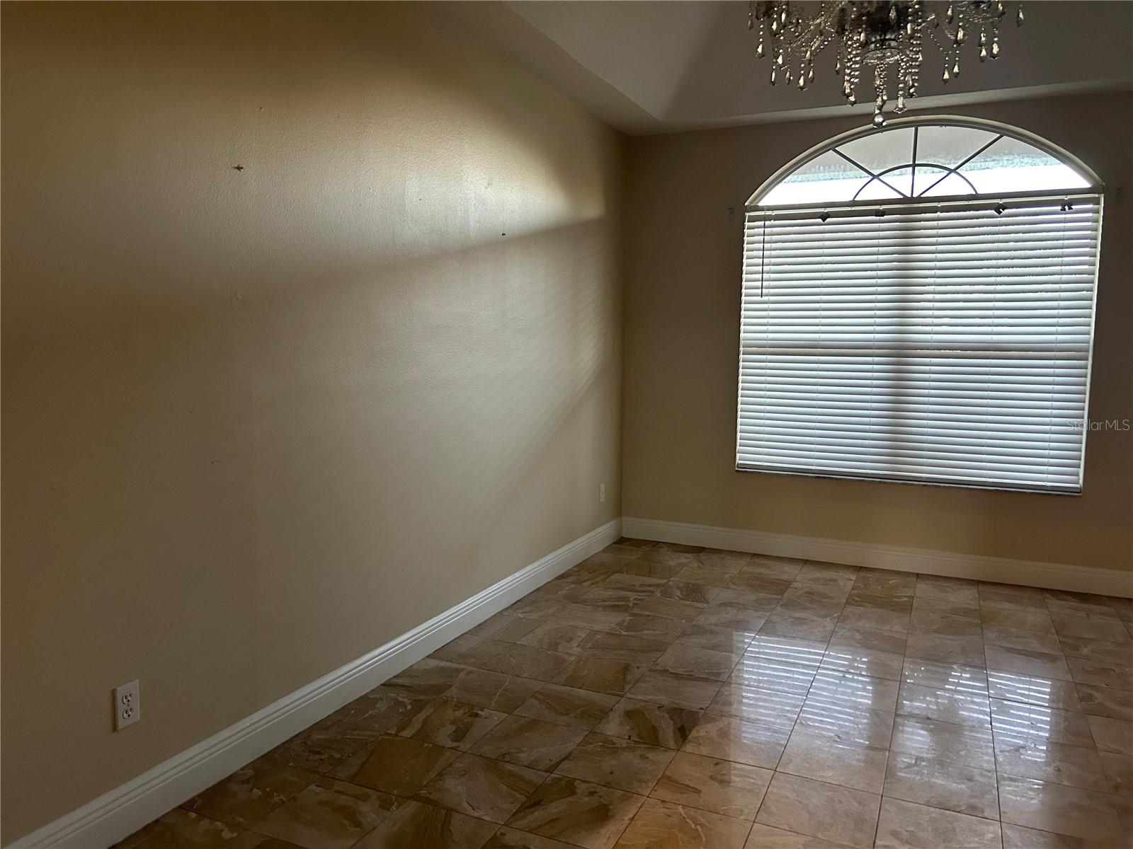 EAGLE TRACE - Residential Lease