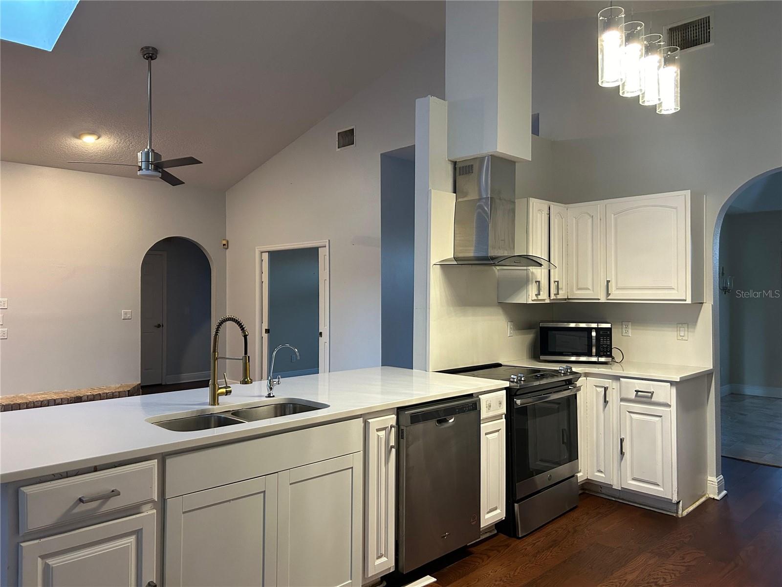 EAGLE TRACE - Residential Lease
