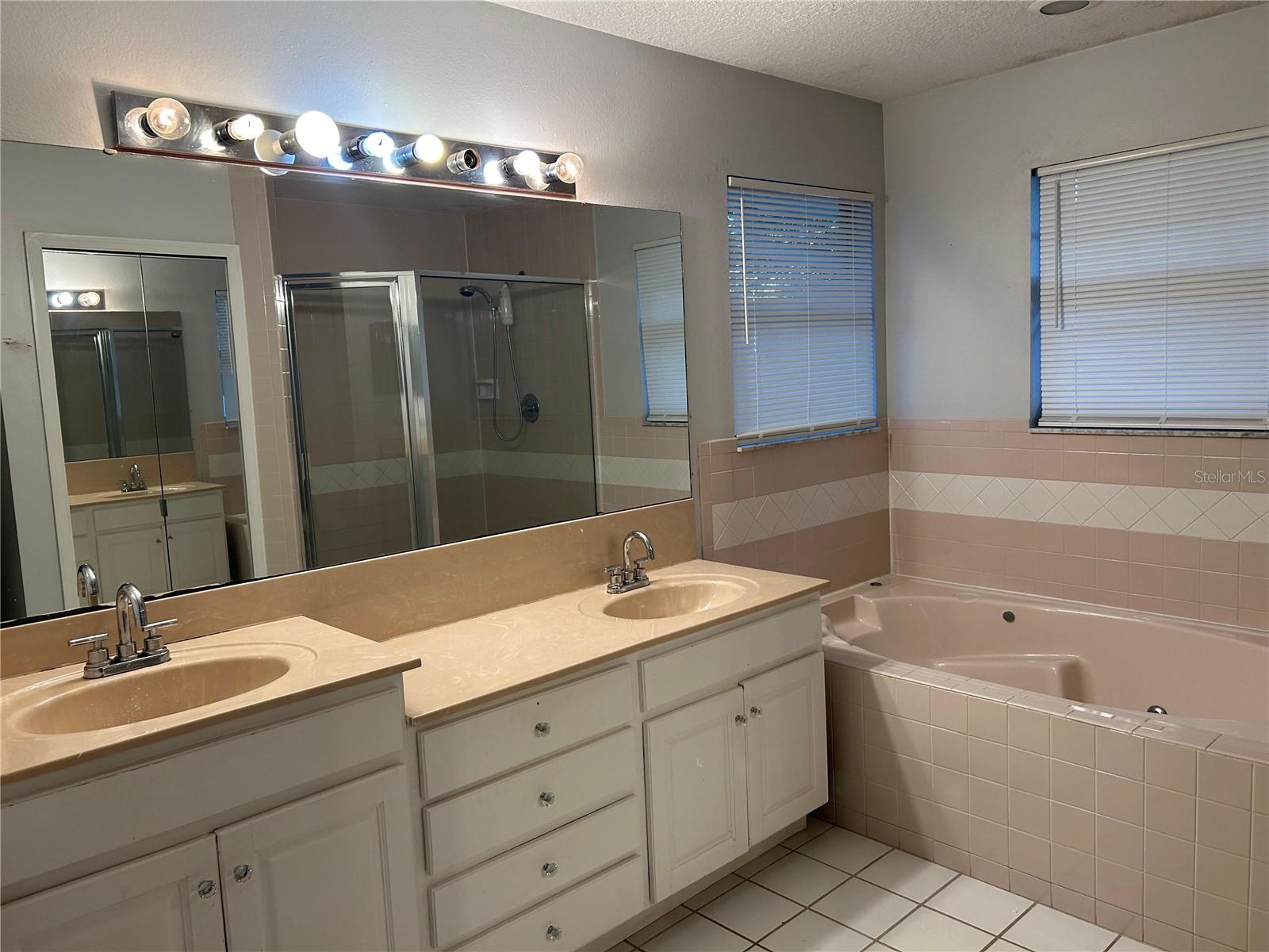 EAGLE TRACE - Residential Lease