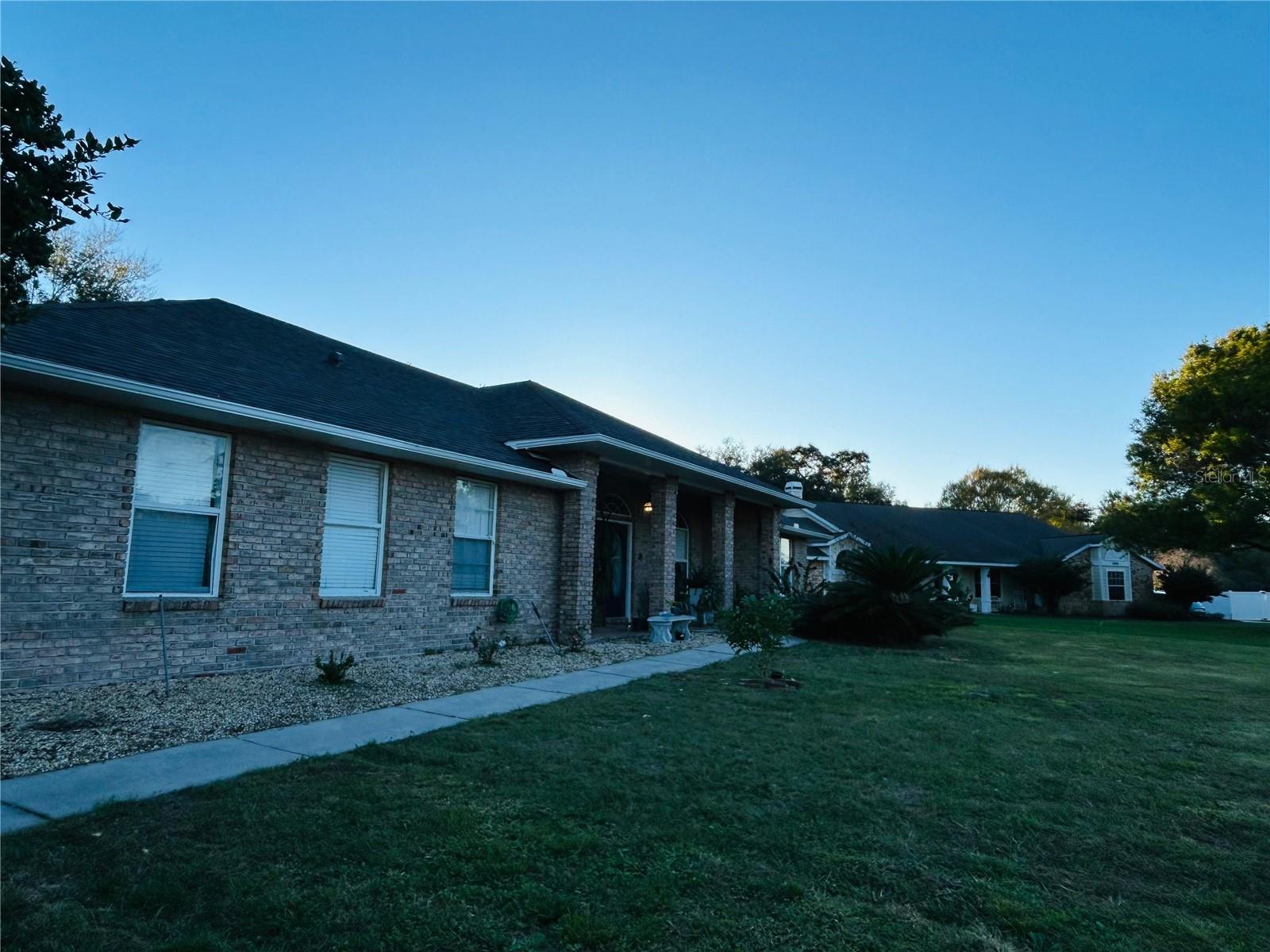 EAGLE TRACE - Residential Lease