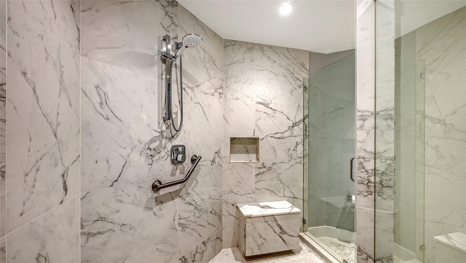 L AMBIANCE 1 - Residential