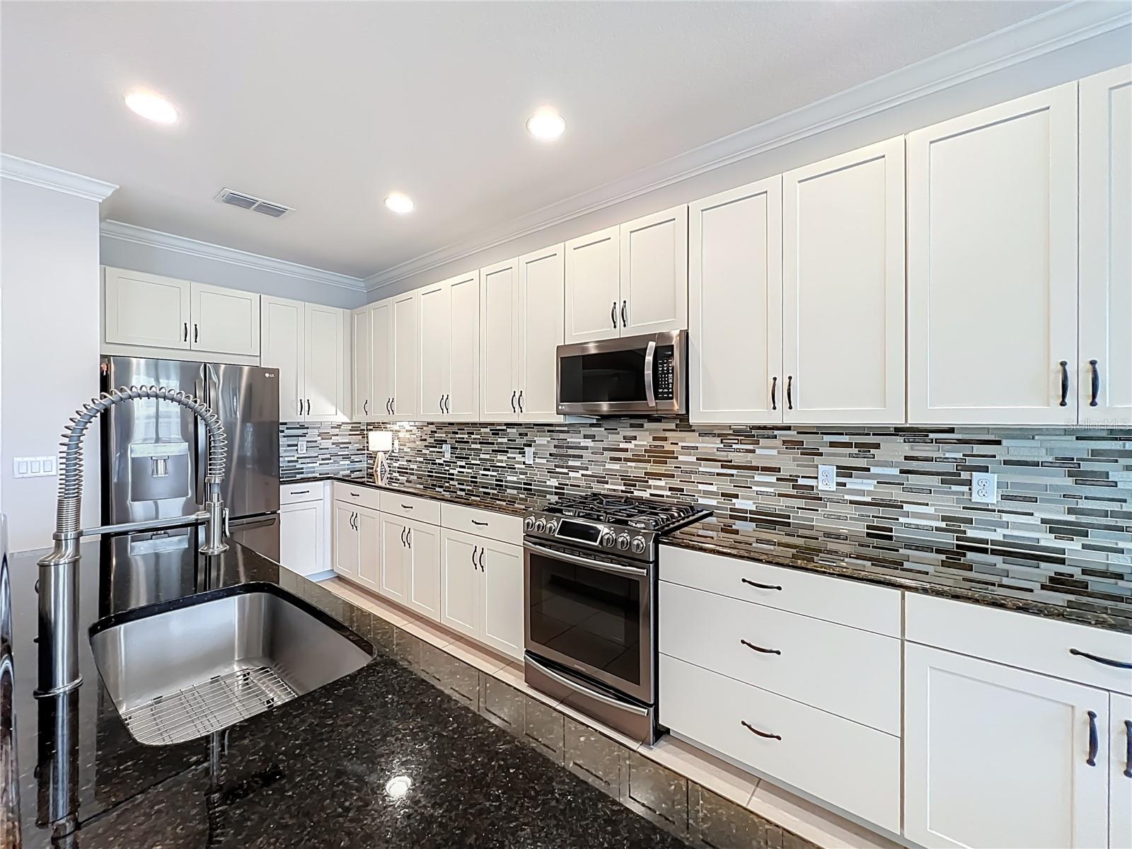 WEST LAKE HANCOCK ESTATES - Residential