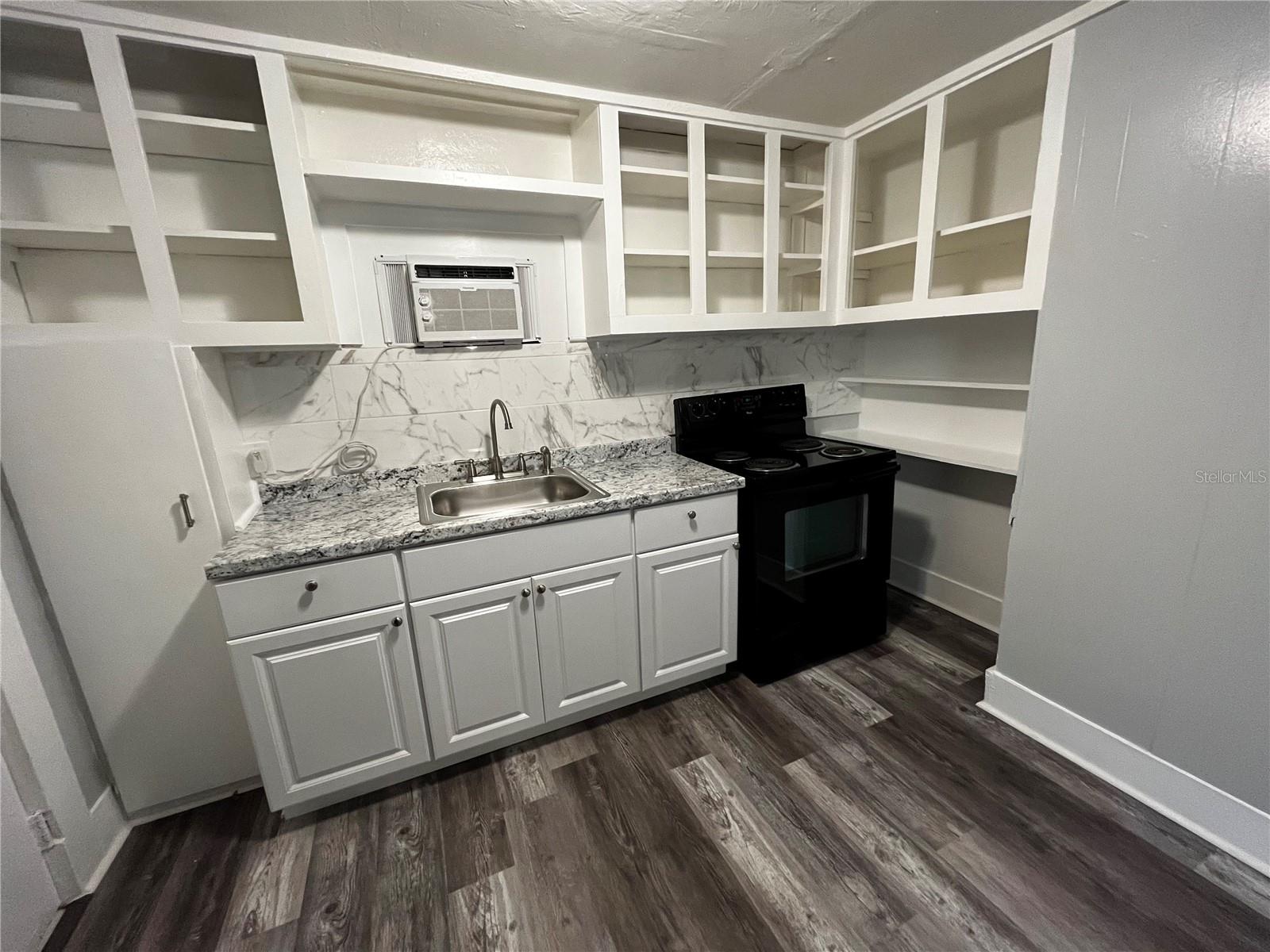 HIGHLAND PARK - Residential Lease