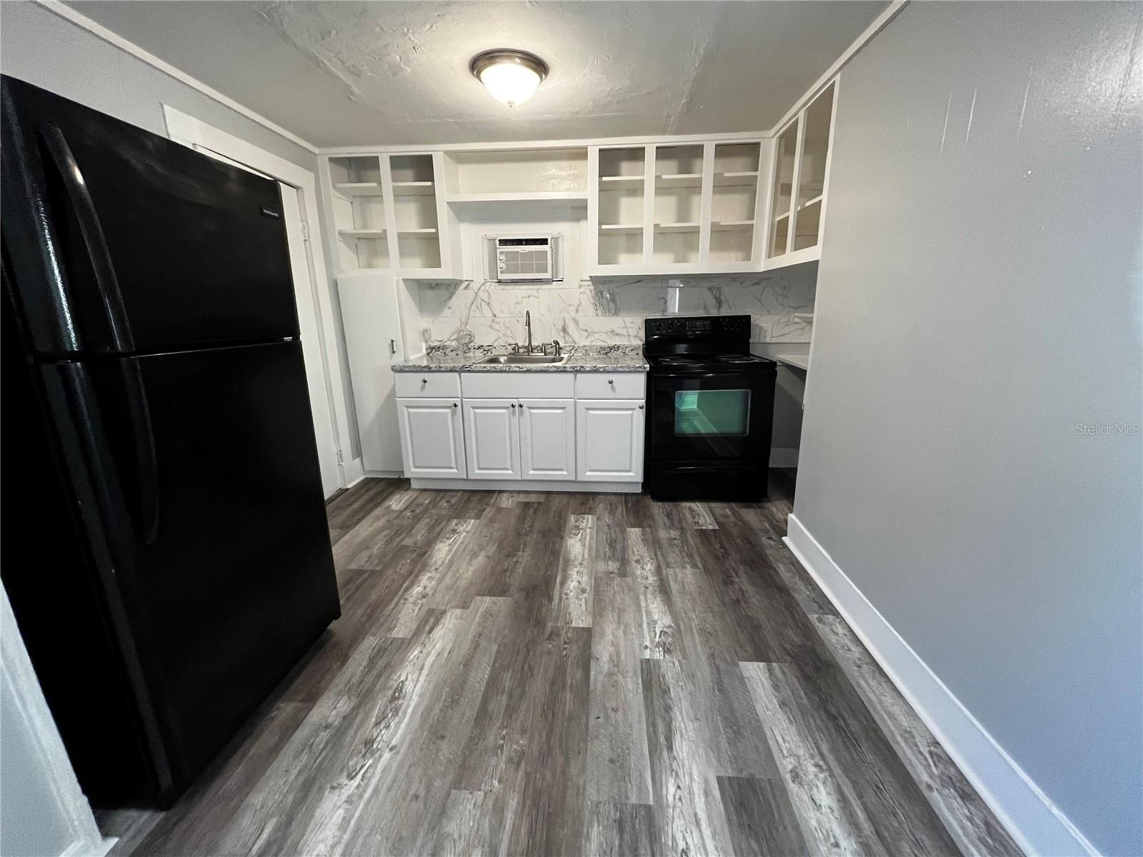 HIGHLAND PARK - Residential Lease