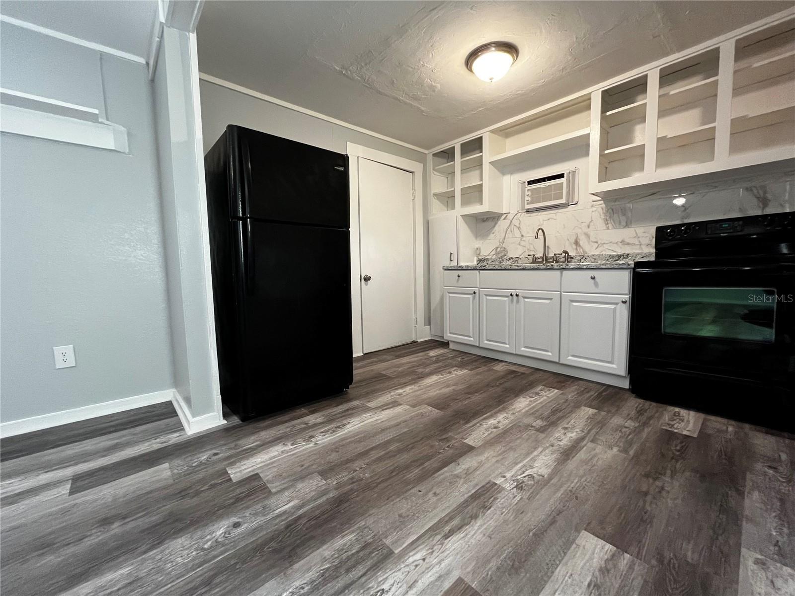 HIGHLAND PARK - Residential Lease