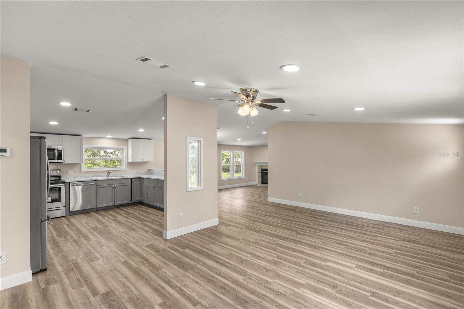 LAKE WEIR SHORES - Residential