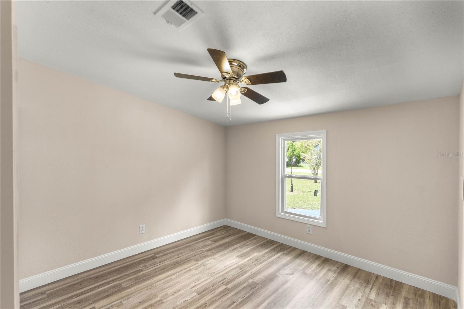 LAKE WEIR SHORES - Residential