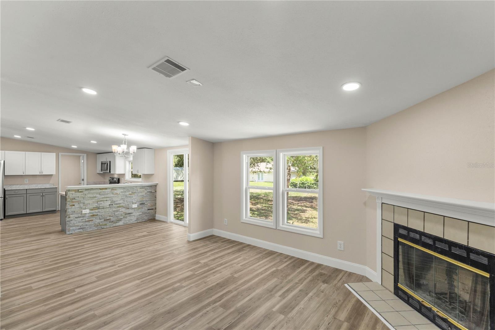 LAKE WEIR SHORES - Residential