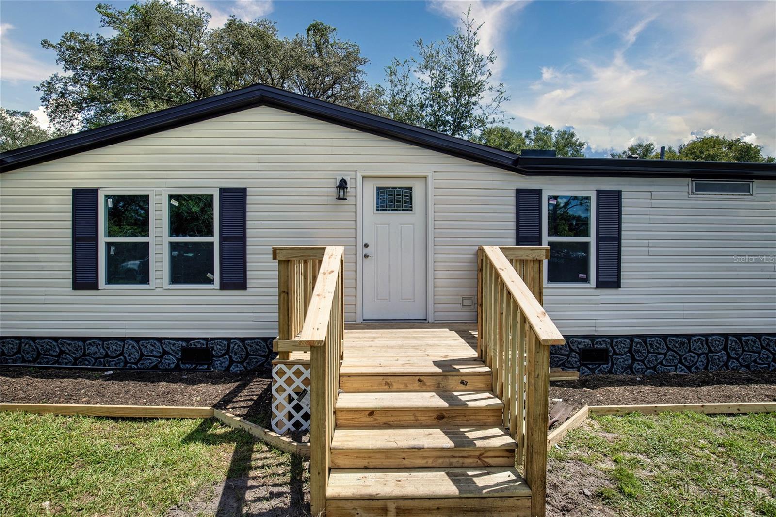 LAKE WEIR SHORES - Residential