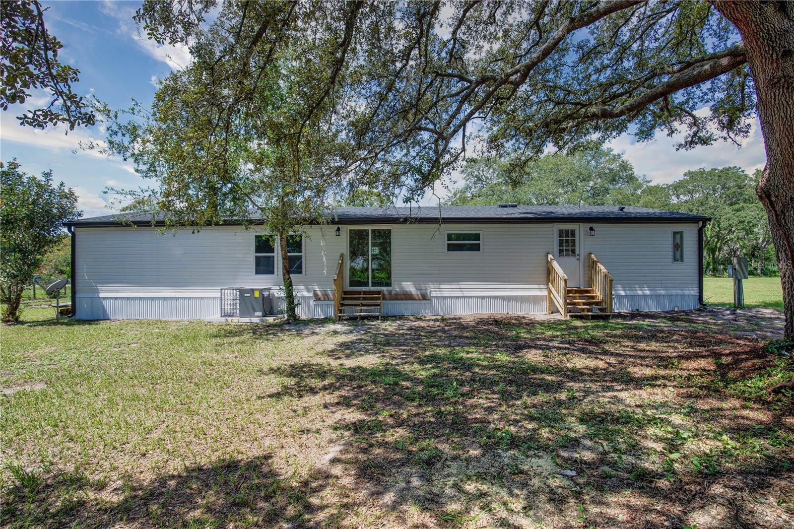 LAKE WEIR SHORES - Residential